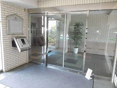 エントランス ≪エントランスホール≫ 非接触型キー採用のオー