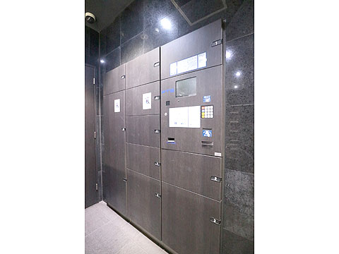 エントランス　宅配ボックス