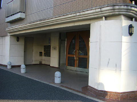 現地外観写真　エントランス外観