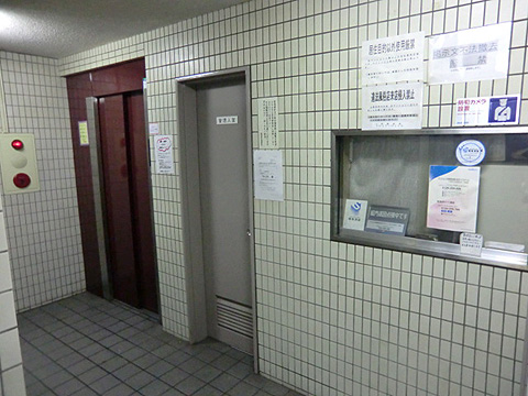 エントランス エントランス内