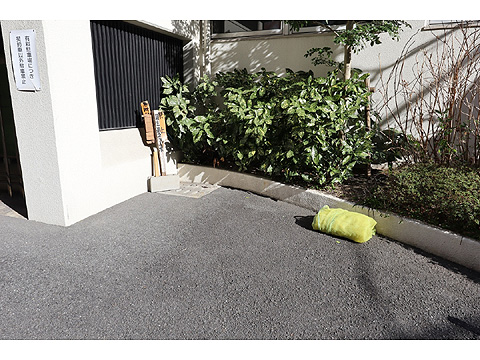 現地外観写真　ゴミ置き場 