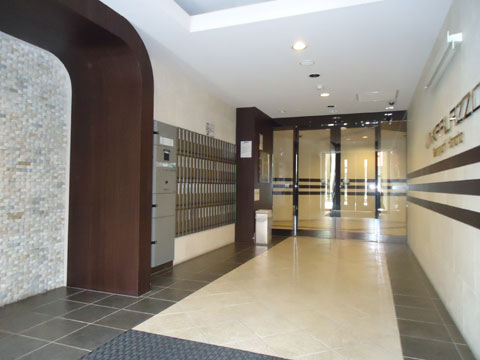 エントランス 外観タイル張りの外観です。