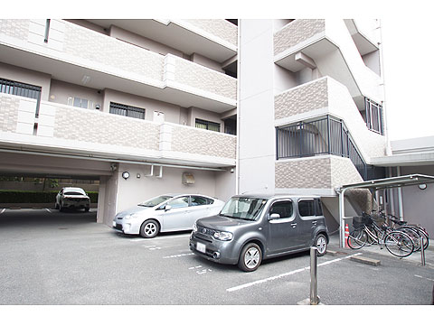 駐車場　平置き駐車場