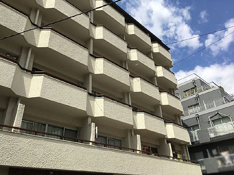 現地外観写真　至近外観