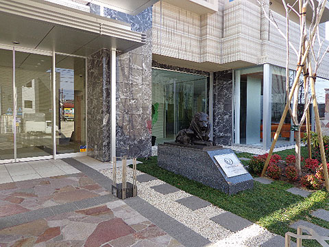 現地外観写真　エントランス