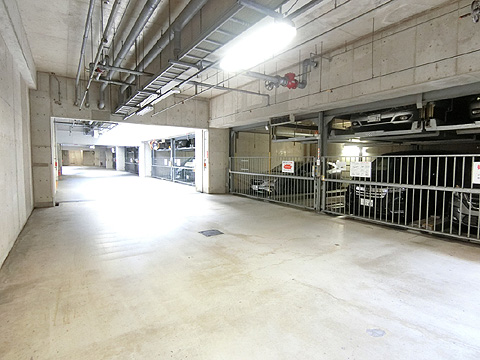 駐車場　機械式地下駐車場