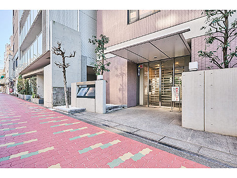 現地外観写真　エントランス外観