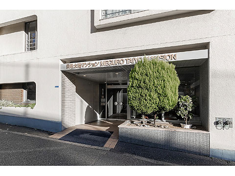 現地外観写真　エントランス外観