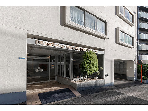 現地外観写真　エントランス外観