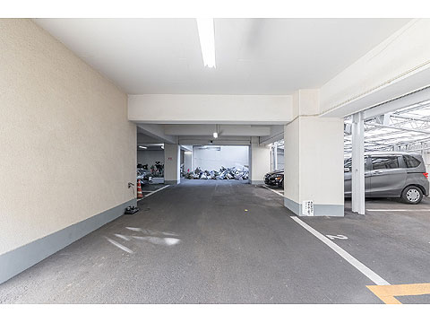 駐車場　駐車場