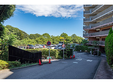 駐車場　駐輪場