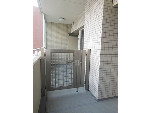 その他共用部　専用ポーチ（６．５㎡）付きでプライバシーに配慮