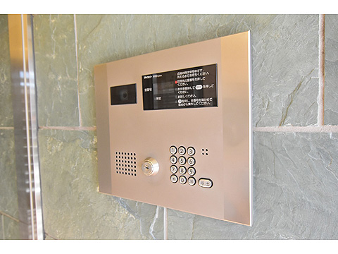 エントランス TVモニター付きオートロックなので、室内から来