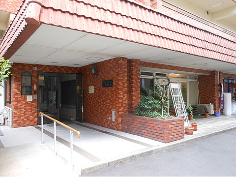 現地外観写真 エントランスアプローチ