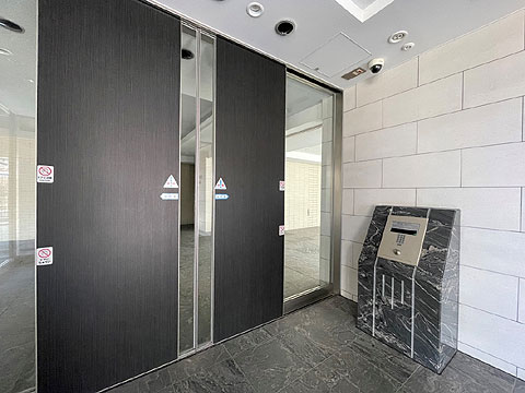 エントランス　オートロック