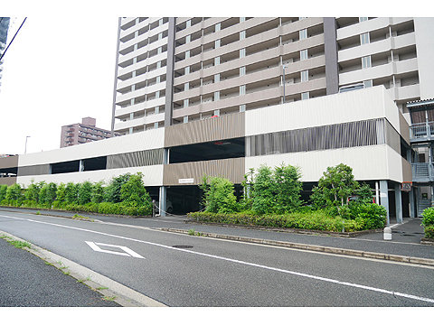 駐車場 全区画平面駐車場(自走式立体駐車場含む)で1住戸1区