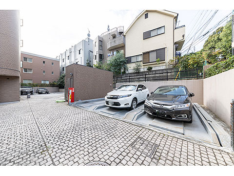 駐車場　駐車場