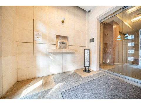 エントランス　オートロック付きのエントランス