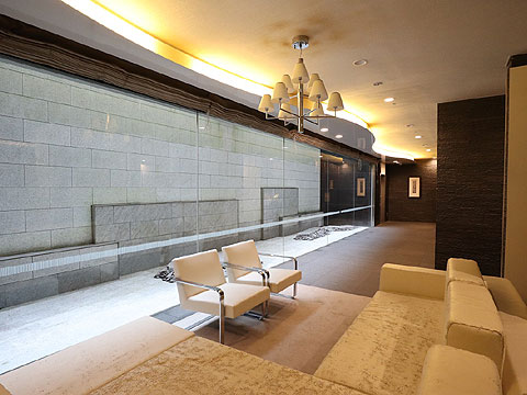 ロビー　お客さまをもてなせるエントランスロビー