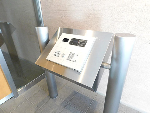 ロビー　オートロック