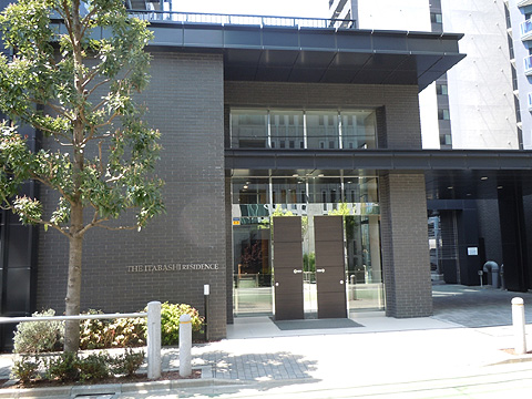 エントランス　エントランス