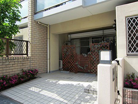 駐車場 専用使用のカーポート(月額10,000円)