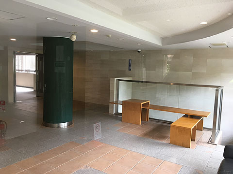 ロビー エントランス内観2