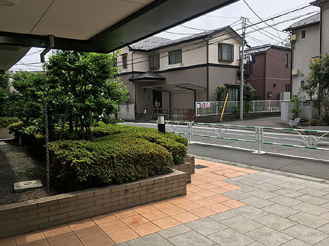 現地外観写真 敷地一部と前面道路