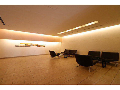 その他共用部 エントランスホール内(風除室側から撮影)