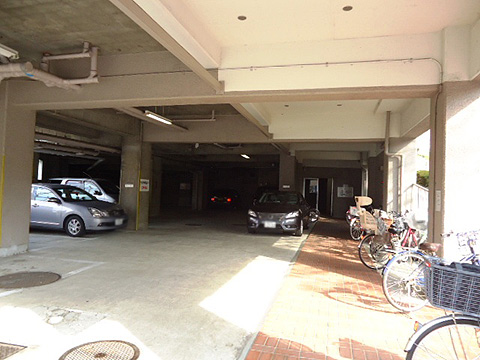 その他共用部　１階は駐車場・駐輪場です。