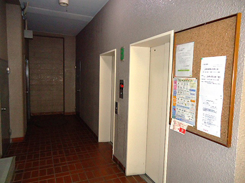 その他共用部　エレベーターは２機あります。