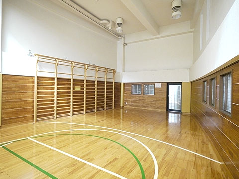 その他共用部 共有部分に無料で利用できる体育館があります。