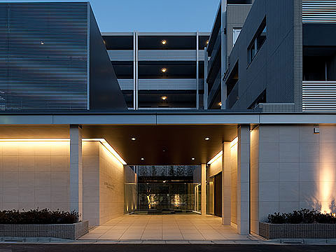 その他共用部　エントランス夕景正面