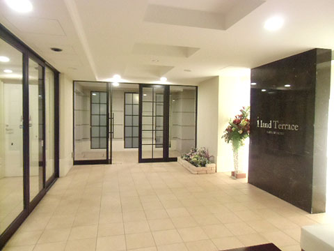 エントランス ソファ・自動販売機設置