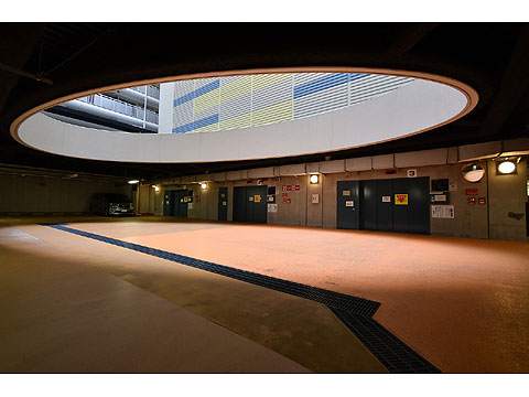 その他共用部 上部吹き抜けの有るタワーパーク