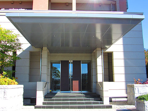 エントランス　A棟エントランスアプローチ