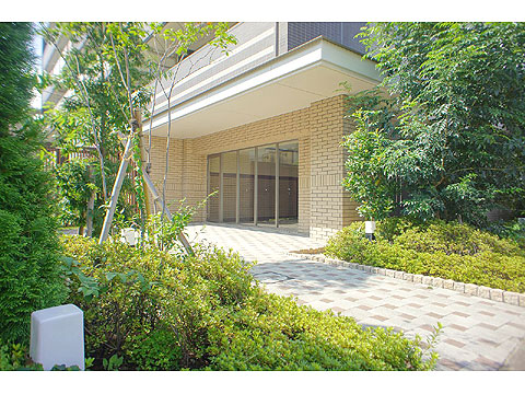 その他共用部 敷地内共用庭。ゆとりと解放感が生まれます。