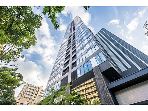 現地外観写真　３沿線２駅利用可、総戸数２２１戸のオール電化マ