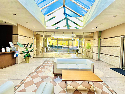 ロビー 4階メインエントランスロビー