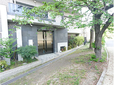 エントランス 東側サブエントランス