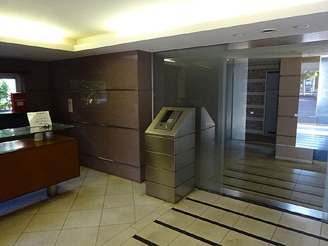 エントランス　マンションエントランス