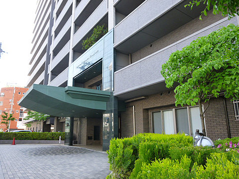 エントランス　車寄せあり