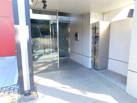 エントランス マンション入口