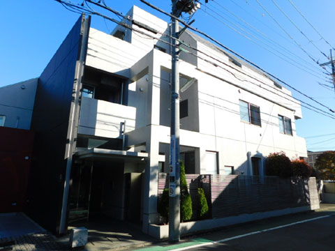 現地外観写真 2002年8月築のマンション