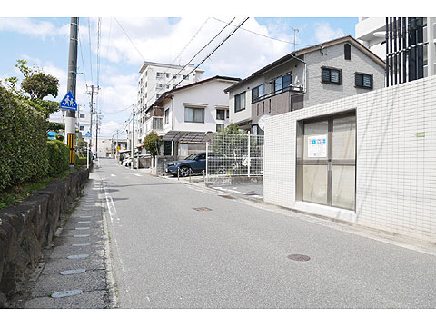 現地外観写真 前面道路