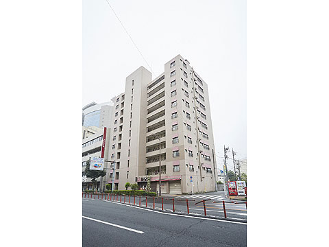 現地外観写真 総戸数61戸。練馬駅徒歩4分。