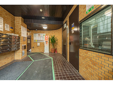 ロビー　エントランス内部