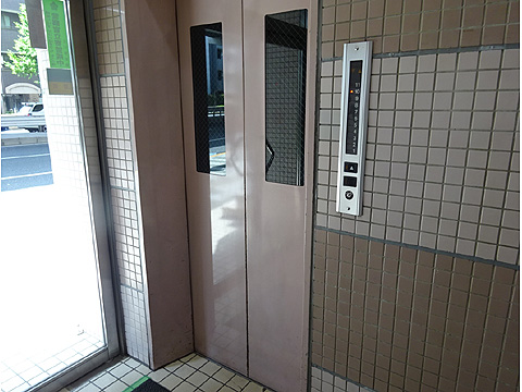 その他共用部 エレベーターがございます。