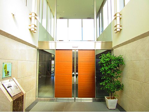 エントランス メインエントランス(オートロック)