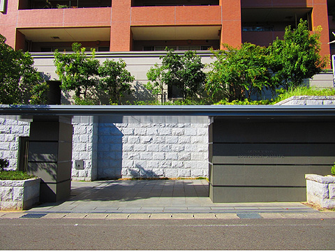 エントランス メインエントランスアプローチ